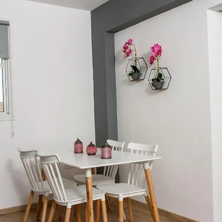 Valdivian Flat 18 * Larnaka